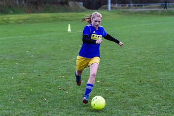 Bild 242 - B-Juniorinnen TSV Gnutz o.W. - SV Henstedt Ulzburg II : Ergebnis: ca. 5:0